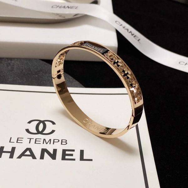5 chanel with bracelet 2799 9