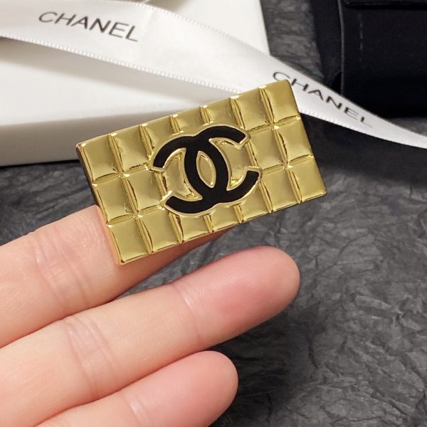 2 chanel pre-owned brooch 2799 5