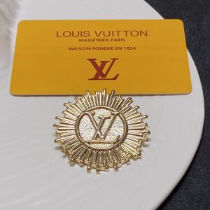 3-Louis Vuitton Brooch   2799