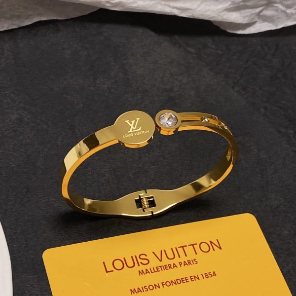 2 louis vuitton bracelet 2799 10