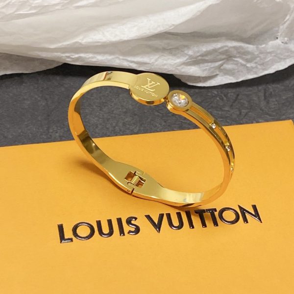 3 louis vuitton bracelet 2799 10