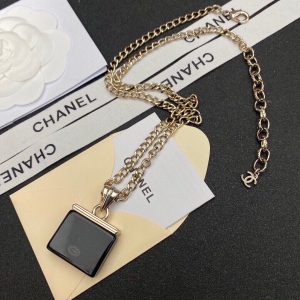 Chanel Pre-Owned geometric motif CC clip-on earrings