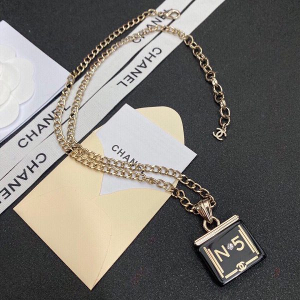 6 chanel n5 necklace 2799