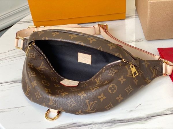 14 louis vuitton bumbag monogram canvas with a louis vuitton paris patch for women 145in37cm lv m43644 9988