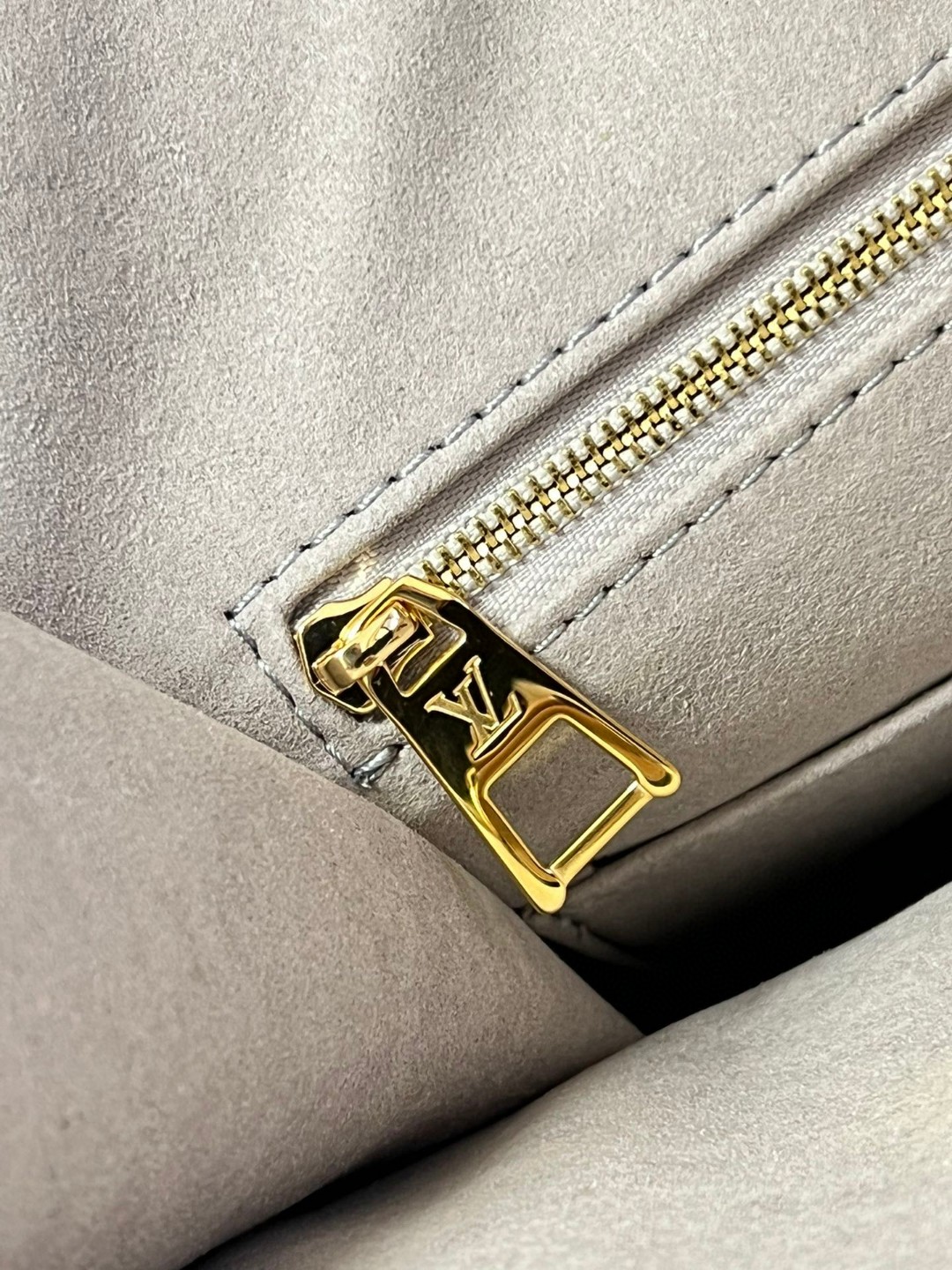 Prix des sacs Louis Vuitton Other Pocket Hand doccasion