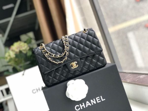 12 vintage chanel classic handbag gold toned hardware black for women womens bags shoulder and crossbody bags 102in26cm a01112 9988