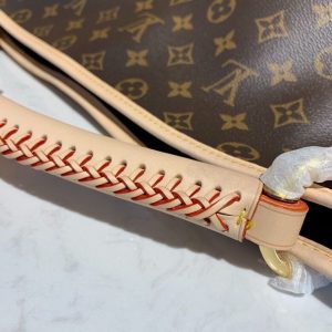 Bolsa de viaje Louis Vuitton Kendall en cuero taiga negro