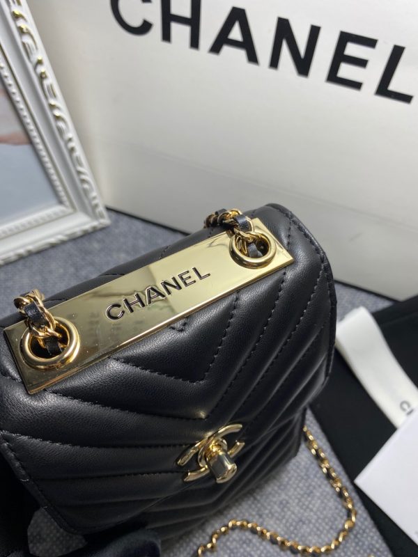 1 chanel chevron trendy cc phone black bag for women 18cm7in 9988