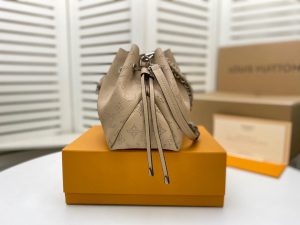 Louis Vuitton pre-owned pi Reverie shoulder bag