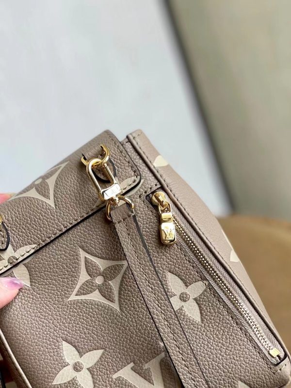 Louis vuitton best sale tiny bag