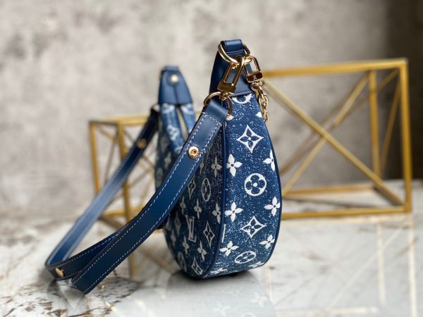 6 louis vuitton loop since 1854 jacquard navy blue by nicolas ghesquire for cruise show womens handbags 91in23cm lv m81166 9988
