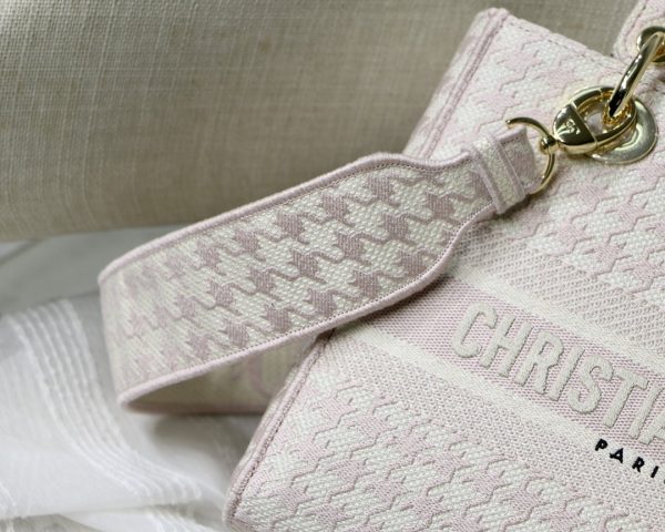 14 christian dior medium lady dlite bag houndstooth embroidery pinkwhite for women womens handbags WOMEN shoulder bags WOMEN crossbody bags WOMEN 24cm cd 9988