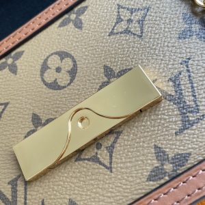 louis vuitton dauphine chain wallet combines monogram and monogram reverse canvas by nicolas ghesquire for womens wallet 19cm lv m68746 9988