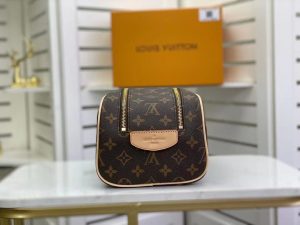 louis vuitton king size toiletry monogram canvas for women womens bags travel bags 11in28cm lv m47528 9988