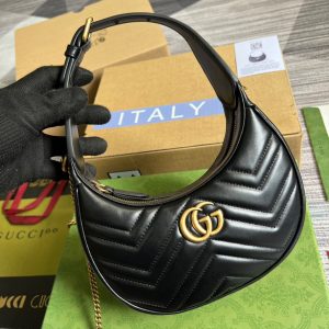 Gucci's Logo Headband Is the Must-Have Statement Accessory