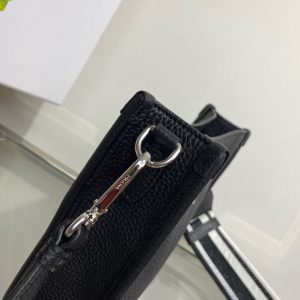 The Snapshot Small leather camera bag