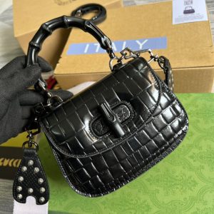 gucci Strampelanzug bamboo 1947 crocodile mini top handle blac red for women womens bags 67in17cm gg 9988
