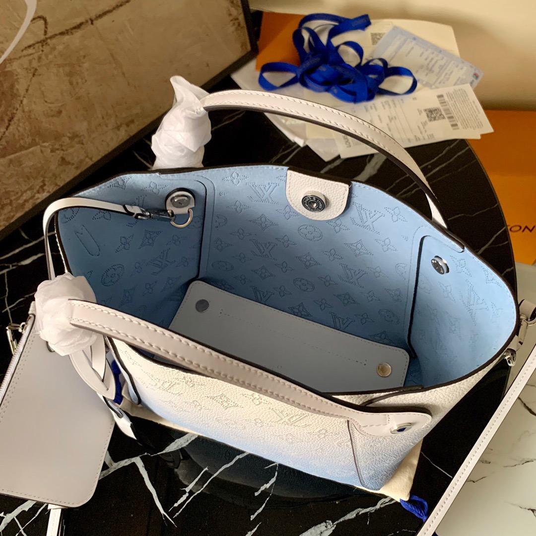 Lv bucket bag online blue