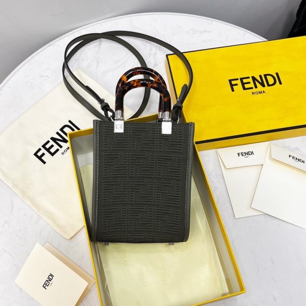 FENDI 8BS093ANWTF199A 関税送料込 FENDI＊ ロール スモール クロシェ トートバッグ 関税送料込み