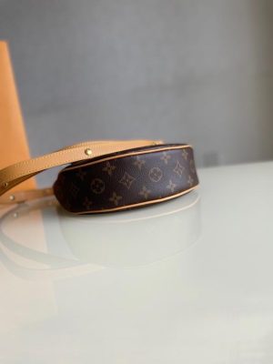Louis Vuitton Neo Robusto briefcase in black taiga leather