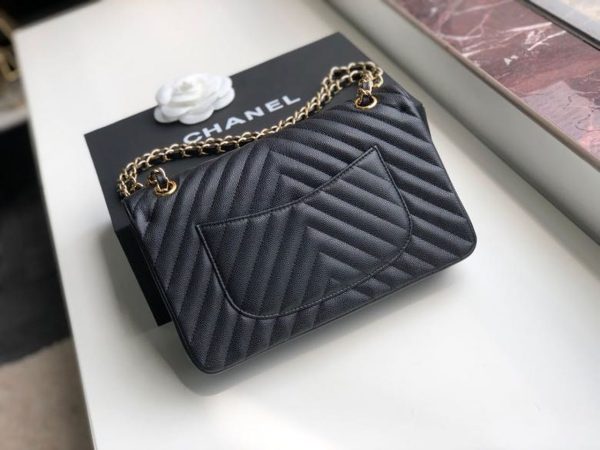 7 chanel chevron classic handbag gold toned hardware black for women womens bags shoulder and crossbody bags 102in26cm 9988