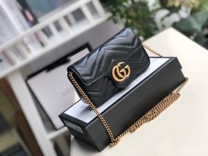 Gucci outlet marmont chevron