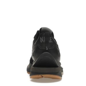 4 nike vaporwaffle sacai black gum 9988 1 300x300