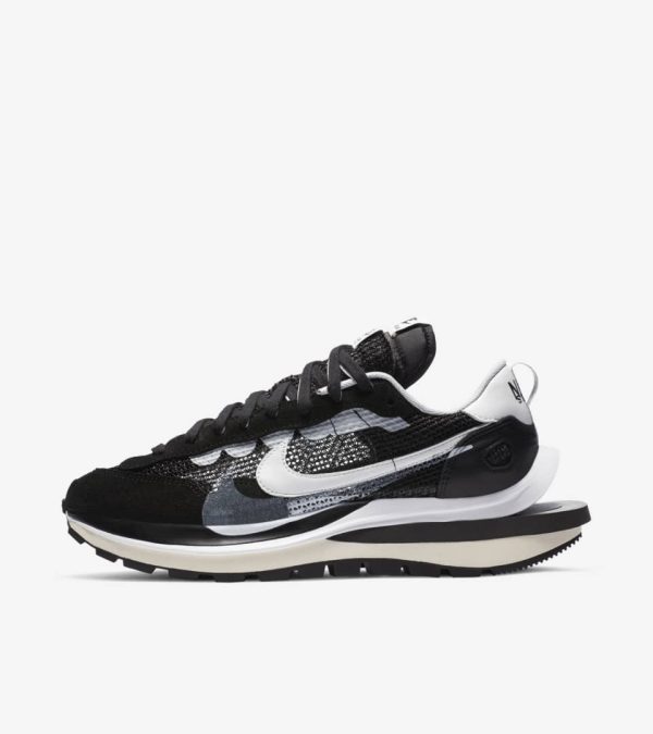 2 sacai x nike vaporwaffle black white 9988 1 1