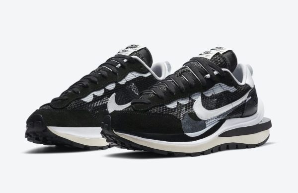 3 sacai x nike vaporwaffle black white 9988 1 1 600x388