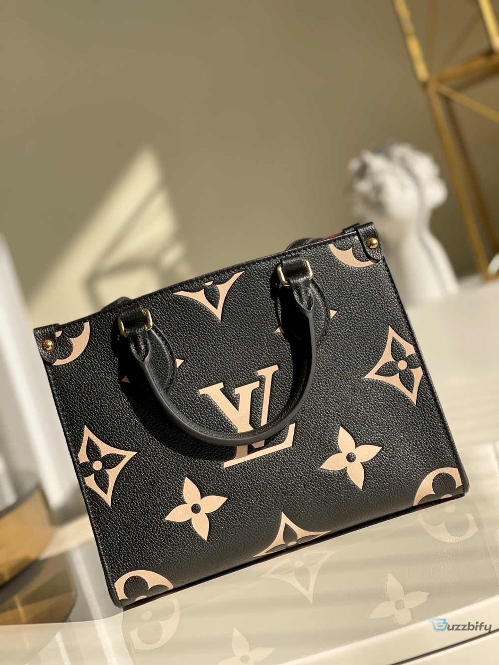 Louis vuitton bag with black handle new arrivals