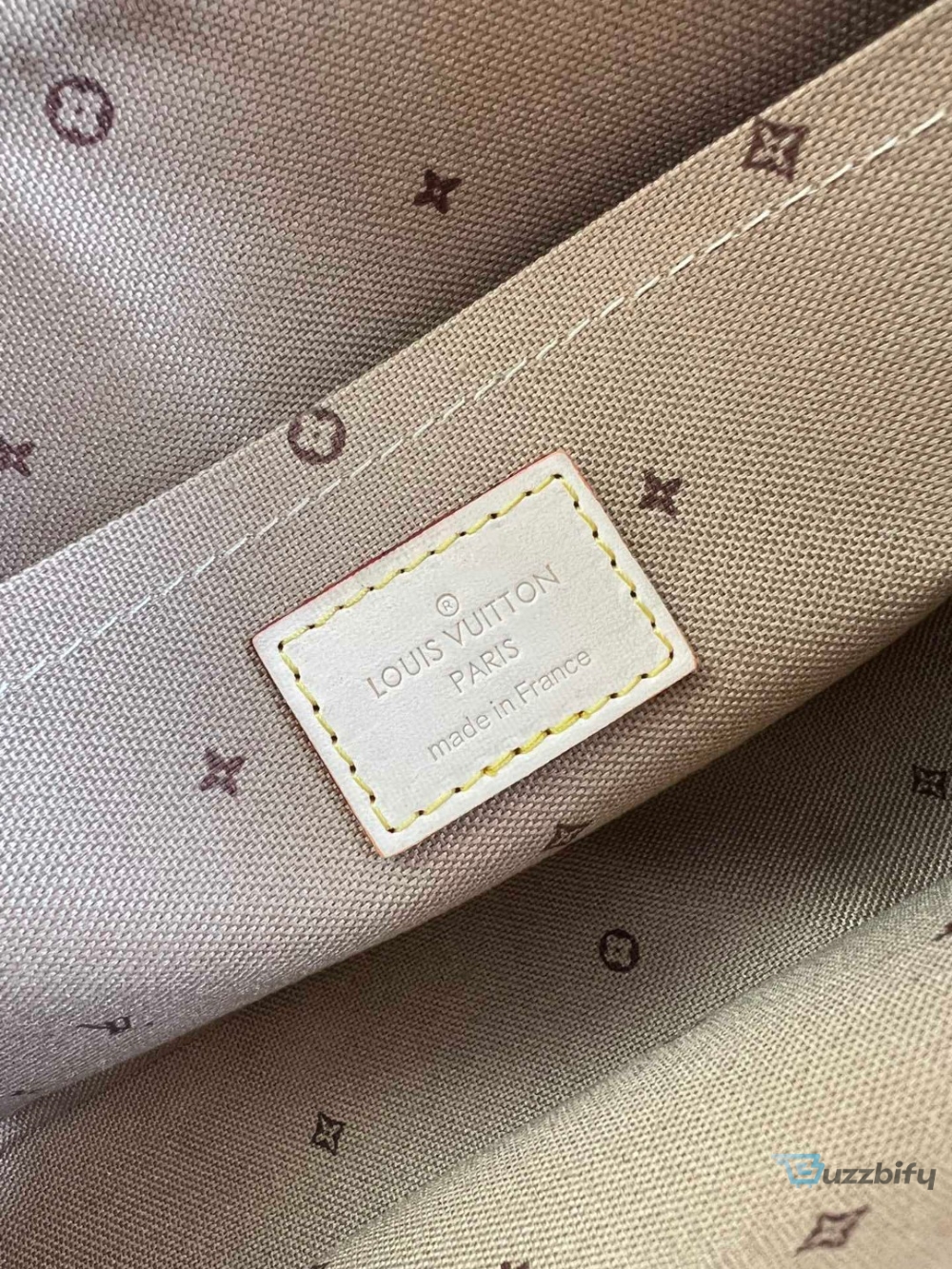 Louis Vuitton Maxi Multi Pochette Accessoires Handbag White For Women, Women’s Handbags, Shoulder Bags And Crossbody Bags 9.3in/27cm LV M20920 - 2799