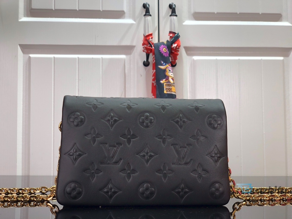 Louis Vuitton POCHETTE COUSSIN 20cm Black - 2799