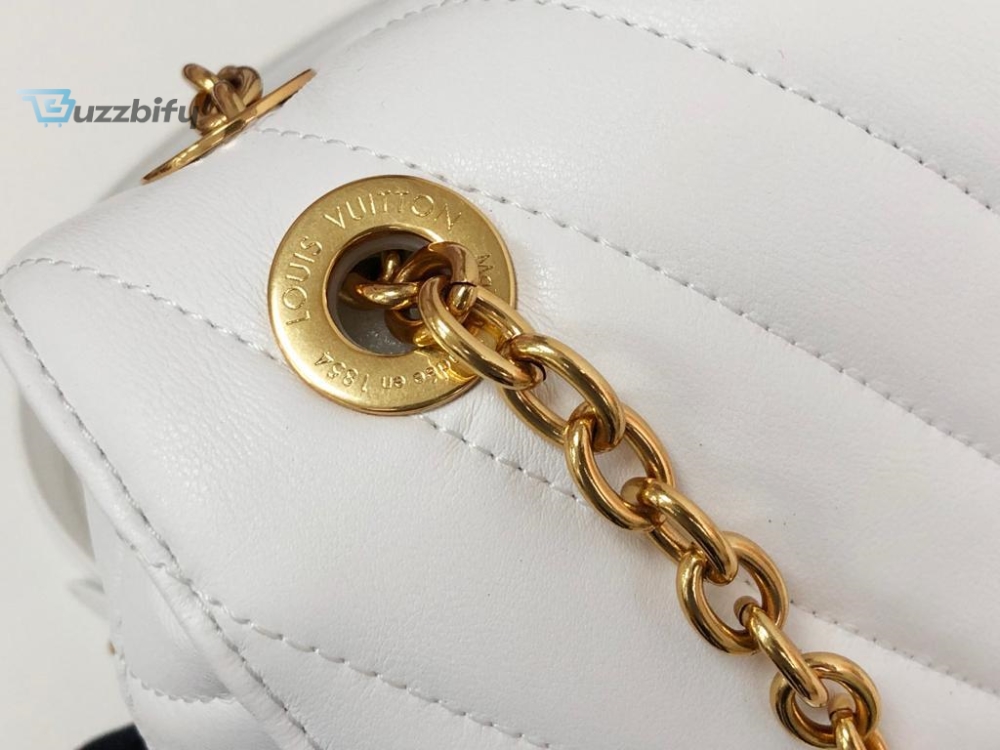 Louis Vuitton New Wave Chain Bag White For Women, Women’s Handbags, Shoulder And Crossbody Bags 9.4in/24cm LV M58549