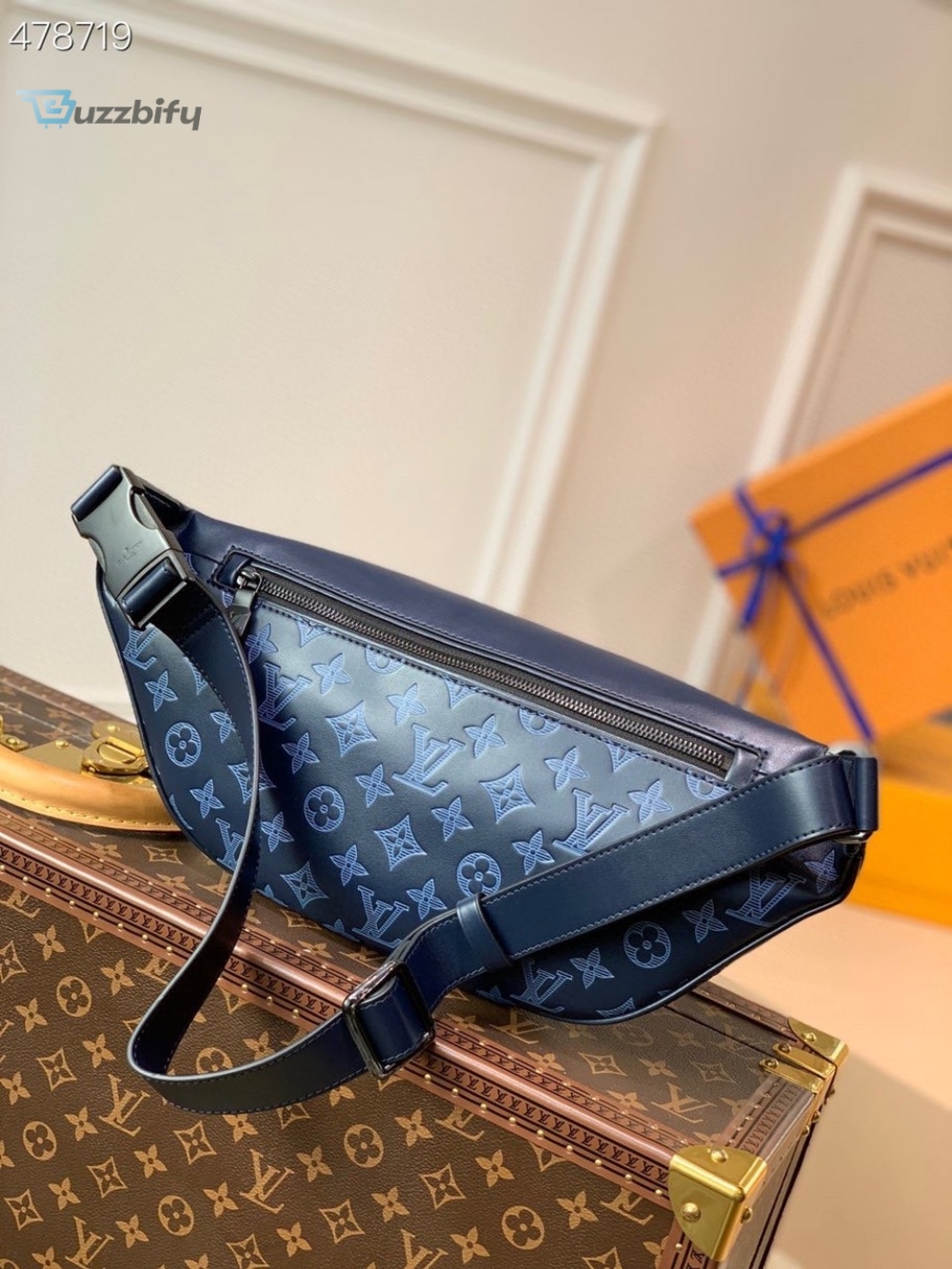 Louis Vuitton Discovery Bumbag PM Monogram Shadow Navy Blue For Men, Men’s Belt Bags 17.3in/44cm LV M45729
