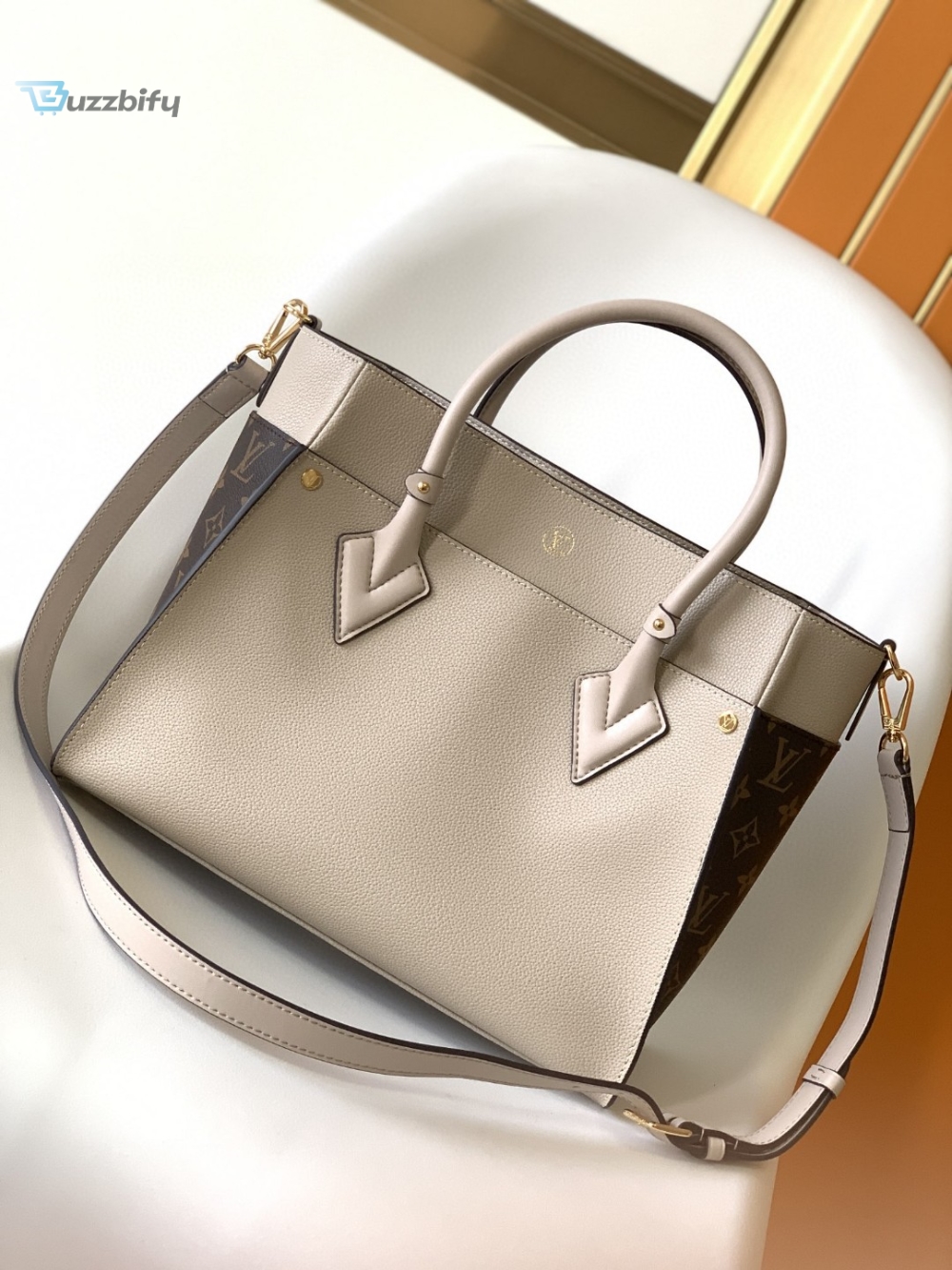 Louis Vuitton On My Side MM Tote Bag Monogram Canvas Greige For Women, Women’s Handbags, Shoulder Bags 12in/31cm LV M58485
