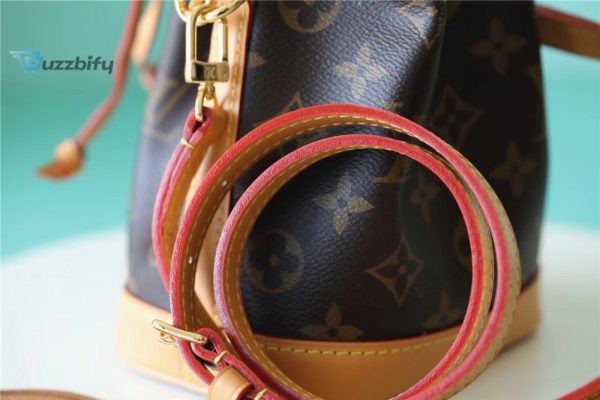ショルダーバッグ・ポシェット Louis Vuitton Noe Monogram Nano Brown Handbag M81266 Emma Roberts Is Summer-Ready in Striped Louis Vuitton Mini