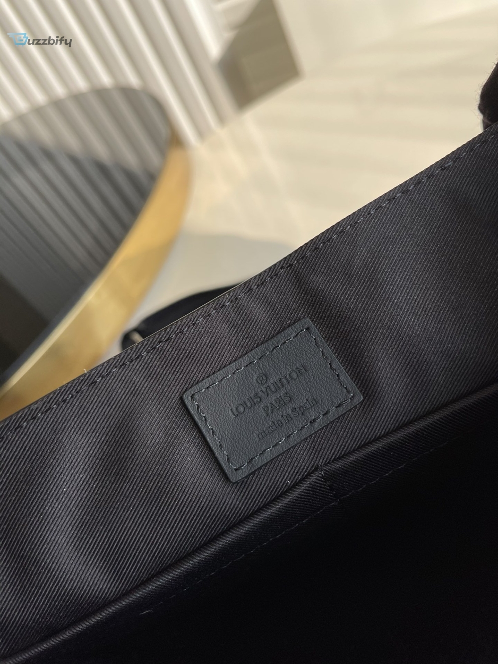 Louis Vuitton Messenger Grain Black For Men, Men’s Bags, Shoulder And Crossbody Bags 11in/28cm LV M57080
