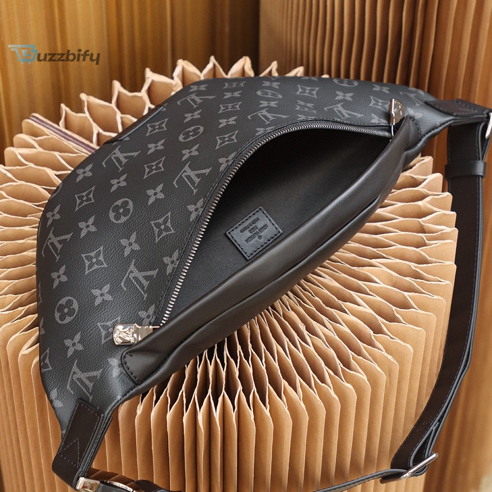 Louis Vuitton Discovery Bumbag PM Monogram Eclipse Canvas For Men, Men’s Bags, Belt Bags 17.3in/44cm LV M46035

