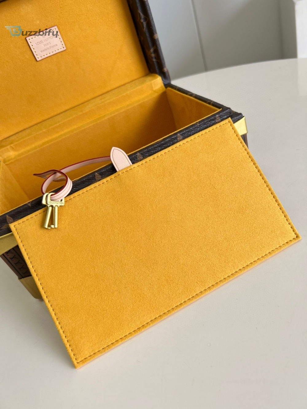 Louis Vuitton Coffret Tresor 24 For Brown/Yellow Women, Women’s Handbags, Shoulder Bags And Crossbody Bags 9.4in/24cm LV 
