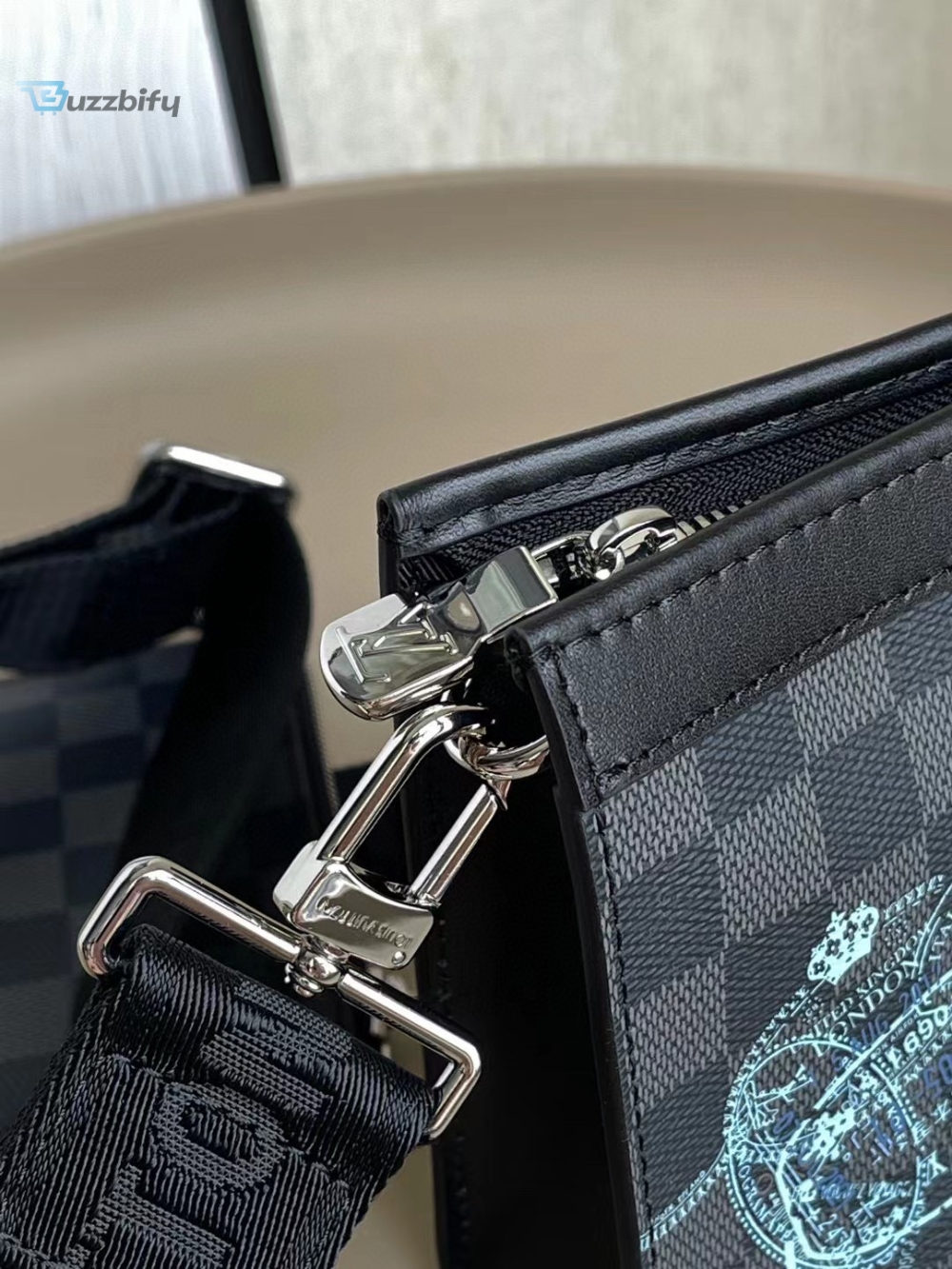 Louis Vuitton Gaston Wearable Wallet Damier Graphite For Men, Men’s Bags, Shoulder And Crossbody Bags 8.7in/22cm LV N64608