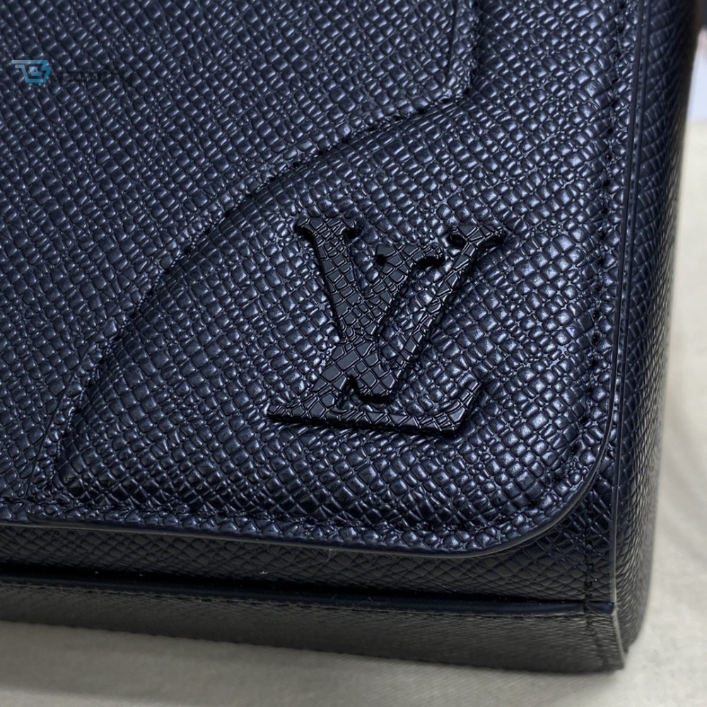 Louis Vuitton New Flap Messenger Bag Taiga Black For Men, Men’s Bags, Shoulder And Crossbody Bags 11.1in/28.3cm LV M30807
