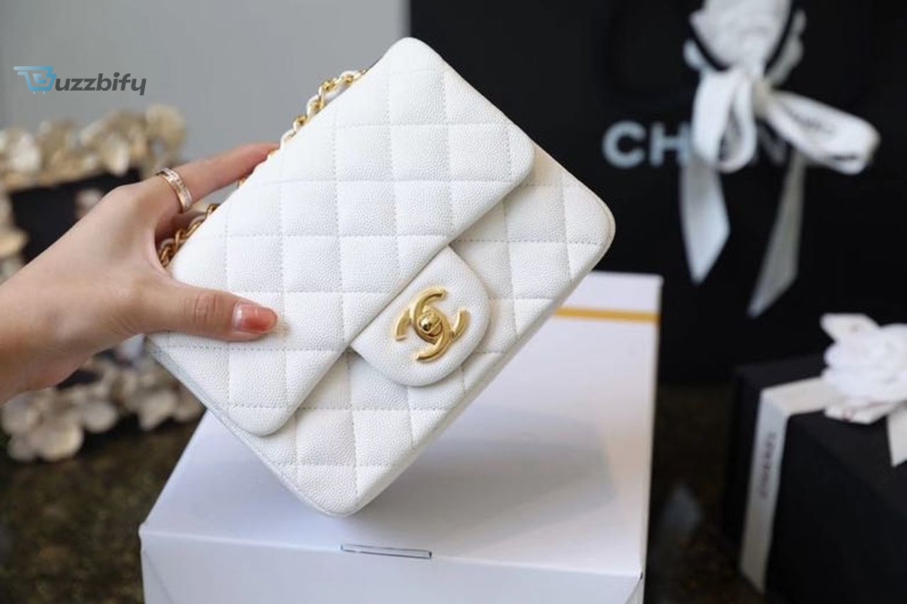 Подарочный набор косметики и парфюмерии print chanel 6 in 1 14 Chanel Classic Mini Flap Bag Golden Hardware White For Women 6.6in/17cm A35200