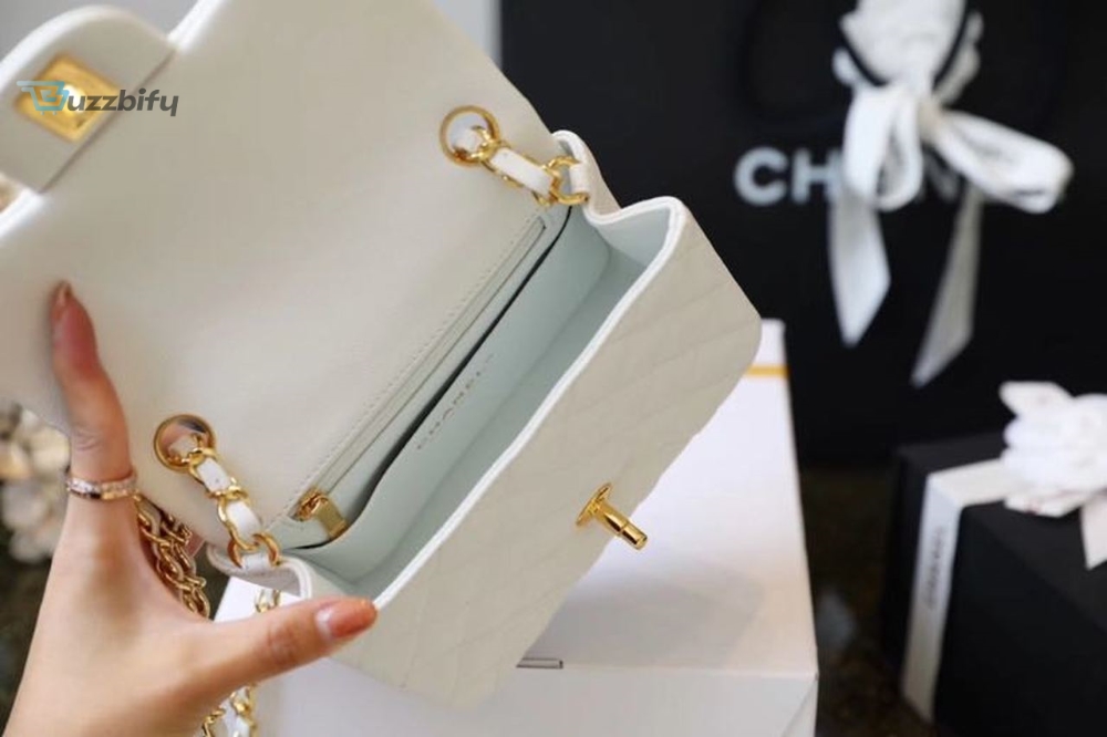 Подарочный набор косметики и парфюмерии print chanel 6 in 1 19 Chanel Classic Mini Flap Bag Golden Hardware White For Women 6.6in/17cm A35200
