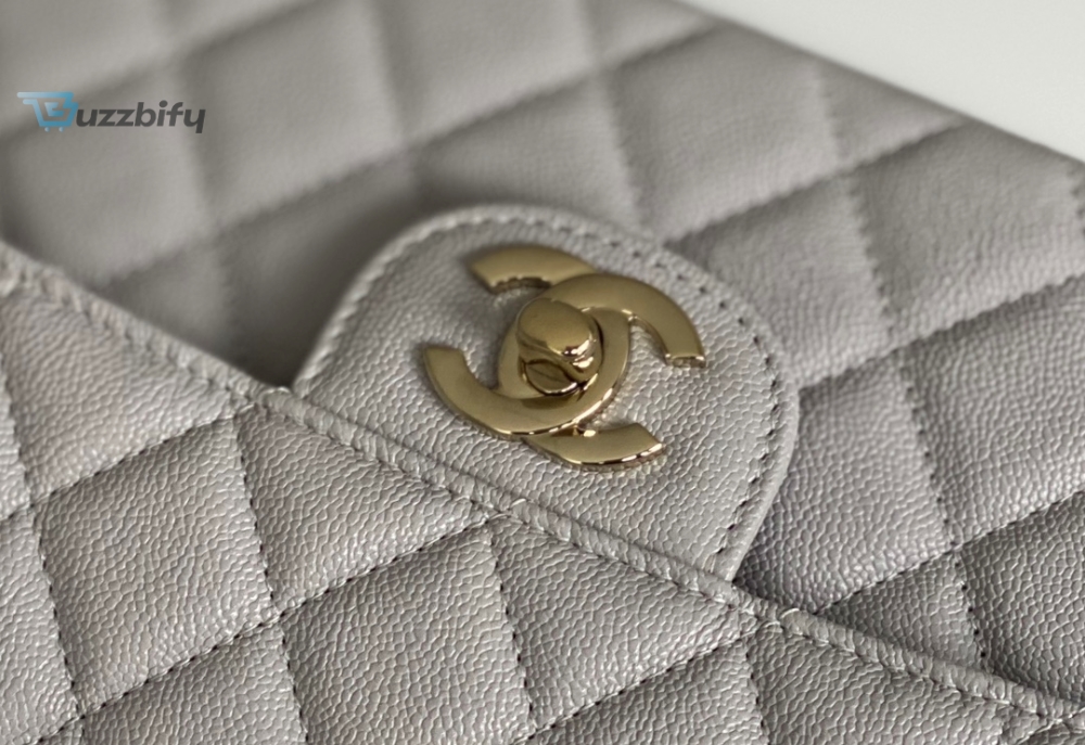 Chanel Classic Handbag 26Cm Grey For Women A01112 18 Chanel Pre-Owned V-neck knitted cardigan