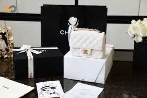 Chanel Classic Mini Flap Bag Golden Hardware White For Women 6.6In17cm A35200