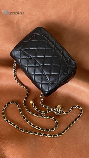 Pochette Chanel Pochette in pelle trapuntata a zigzag nera