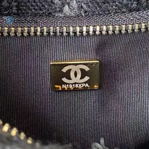 Pochette Chanel Pochette in pelle trapuntata a zigzag nera