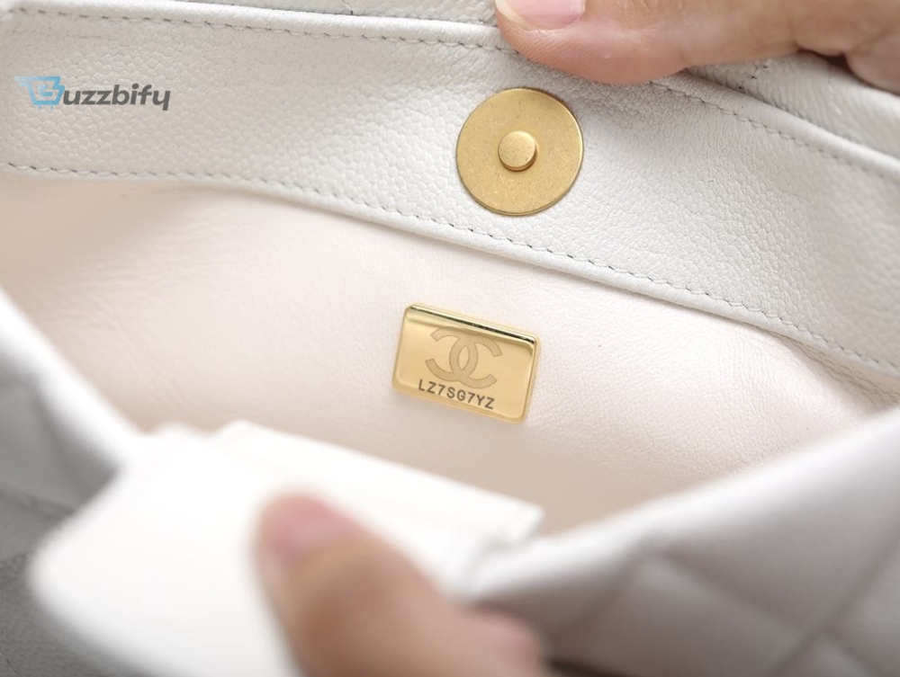 Chanel Hobo Heart Adjustment Buckle White For Women 18Cm 7.1In 20 Chanel HoBo Heart Adjustment Buckle White For Women 18cm / 7.1in